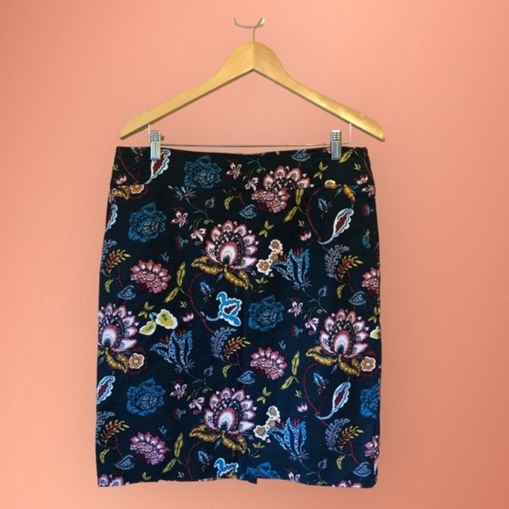 Loft Floral Embroidered  straight  Skirt Size 14 - Picture 4 of 11